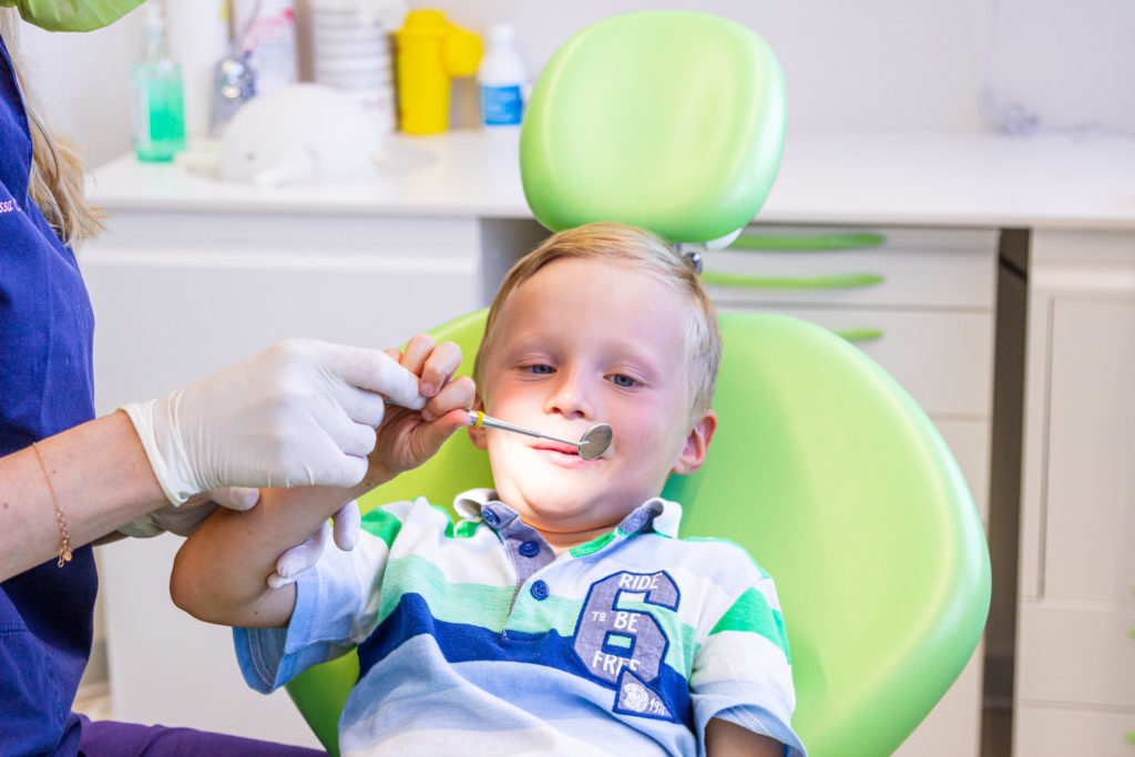 Una visita di odontoiatria pediatrica presso lo studio dentistico Zorzi